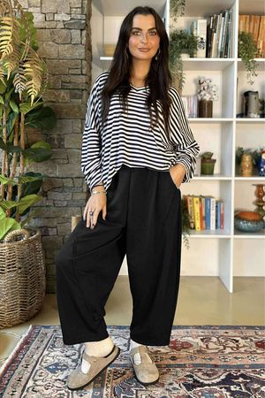 Scamp Raw Seam Barrel Pant Black /10 =